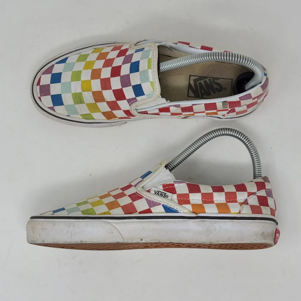 VANS Classic Slip On Low Top Canvas Shoes Rainbow Checkered Skate Pride size 6.5